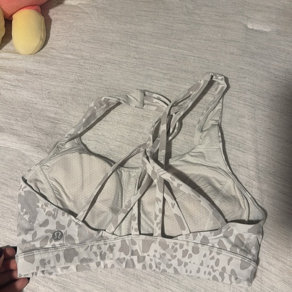 3 aport bra lululemon, like new two are never worn just try on - Picture 4 of 4